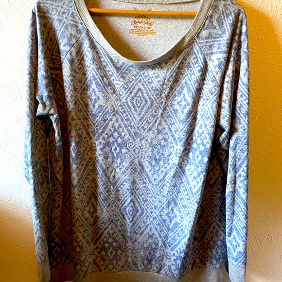 Faded Glory Tops - Faded Glory Light sweatshirt